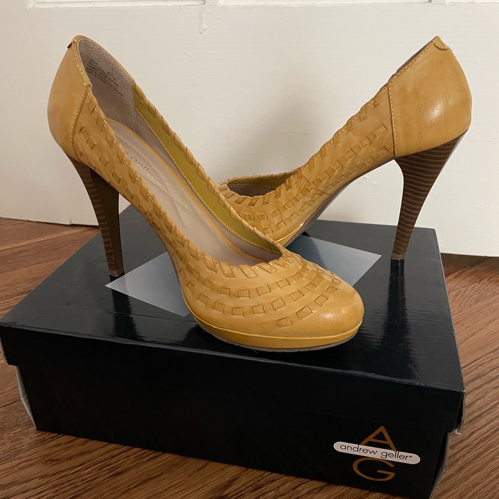 Yellow leather heels